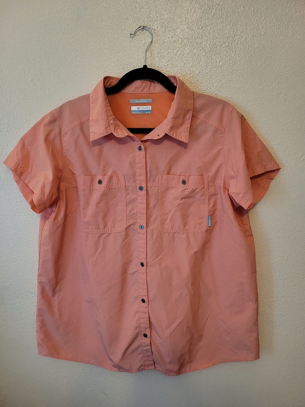 Columbia Women’s XL Omni-Shade Coral Short Sleeve Button Up Hiking Shirt
